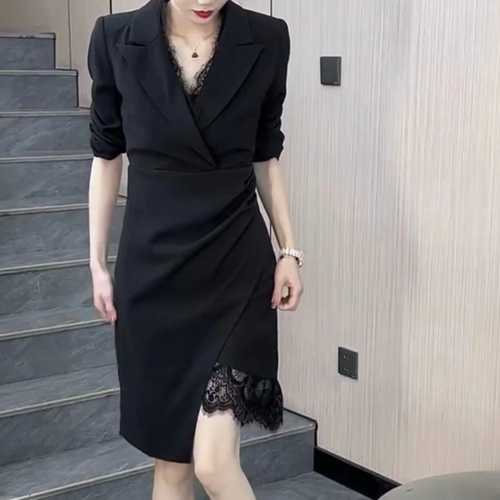 西服领性感连衣裙名媛高级修身洋气时尚赫本风小V领黑色长裙女