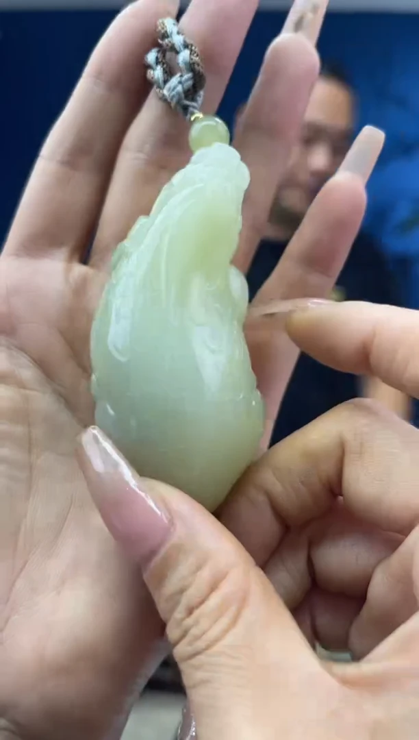 和田玉未镶嵌颈饰1