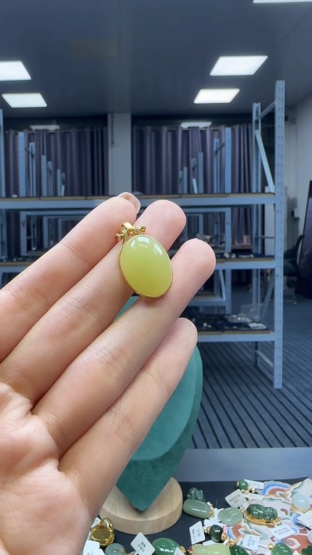 未镶嵌和田玉挂件1