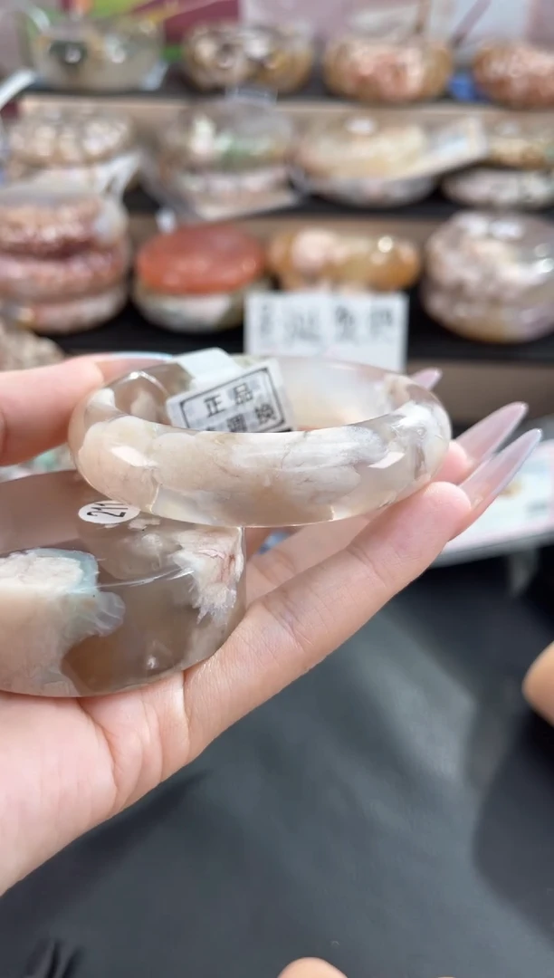 未镶嵌手镯石英质玉54