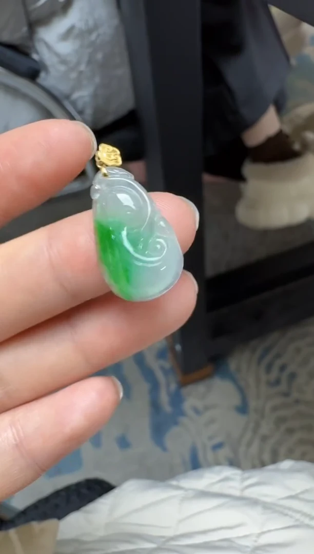 【闪购商品】翡翠颈饰18K金镶嵌缅甸翡翠A货吊坠