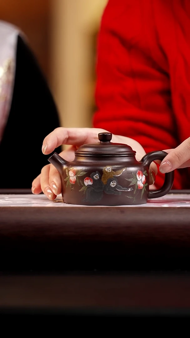 48 鸣远老紫泥德钟240cc