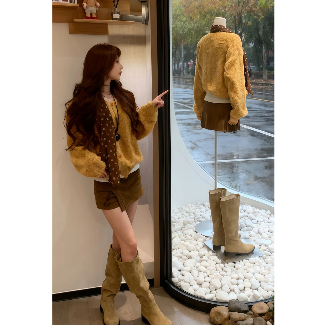 2025早秋新款韩系慵懒风黄色针织开衫毛衣外套女搭配短裙两件套潮