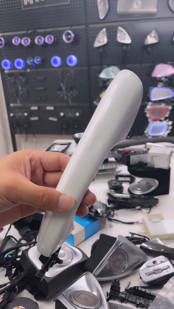奔驰新款C 级双门无钥匙进入