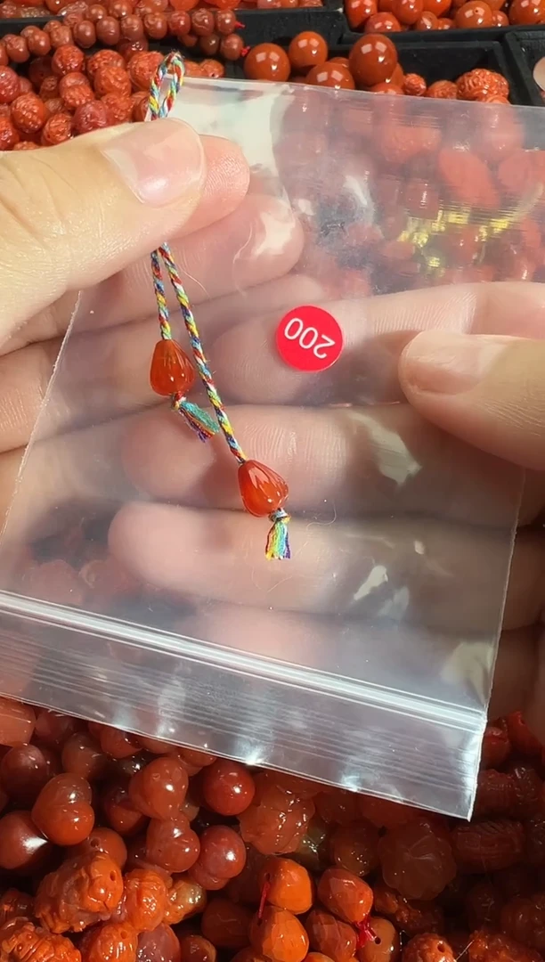 颈饰未镶嵌南红玛瑙1