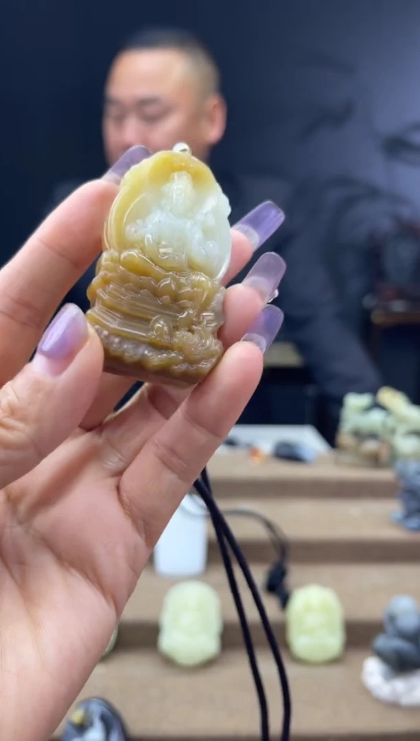 颈饰未镶嵌和田玉1