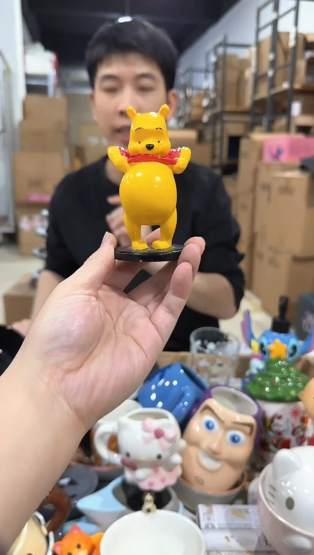 瓷片大肚子维尼小摆件