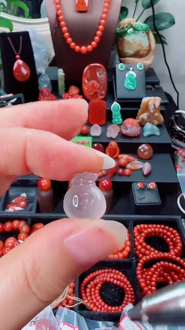 南红玛瑙未镶嵌吊坠(不含链)福袋