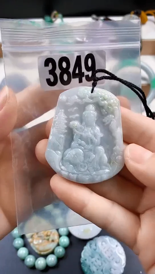 颈饰未镶嵌翡翠天然翡翠吊坠挂件
