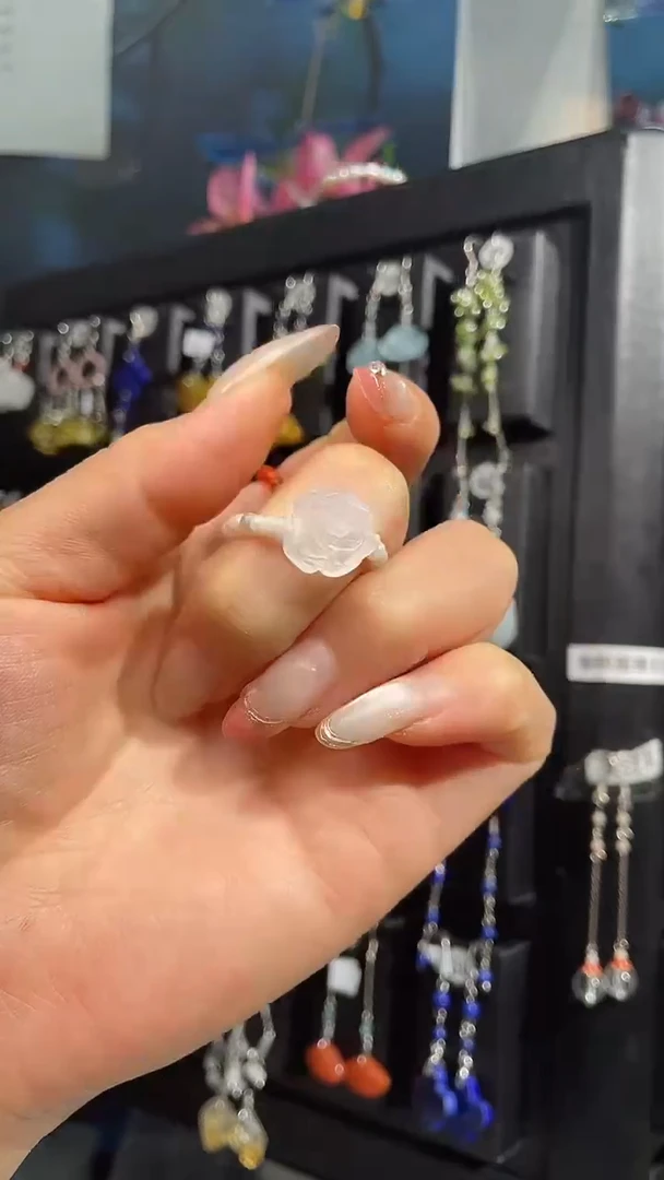 银S925镶嵌耳饰紫晶打翻牛奶