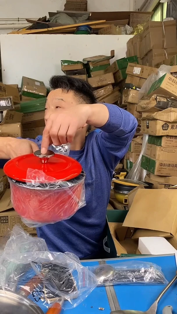 风**?1德马克珐琅奶锅18 盖子有磕碰 红色