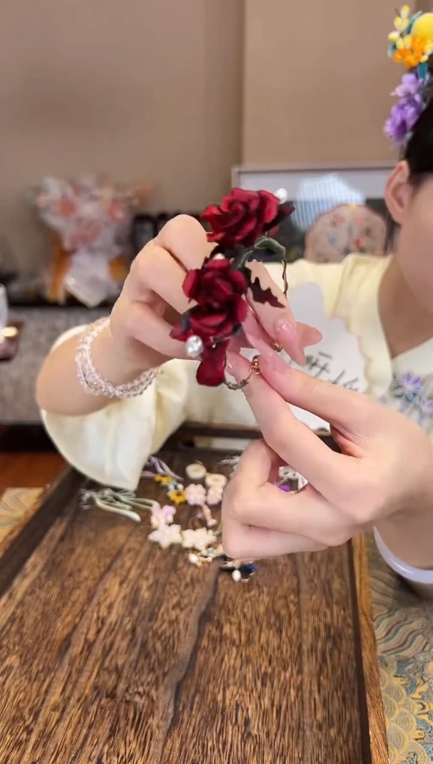 刺绣手腕花红色苏绣世家非遗手工（手腕花）