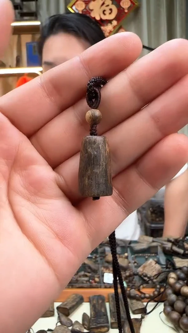 【闪购商品】沉香吊坠路路通小吊坠1