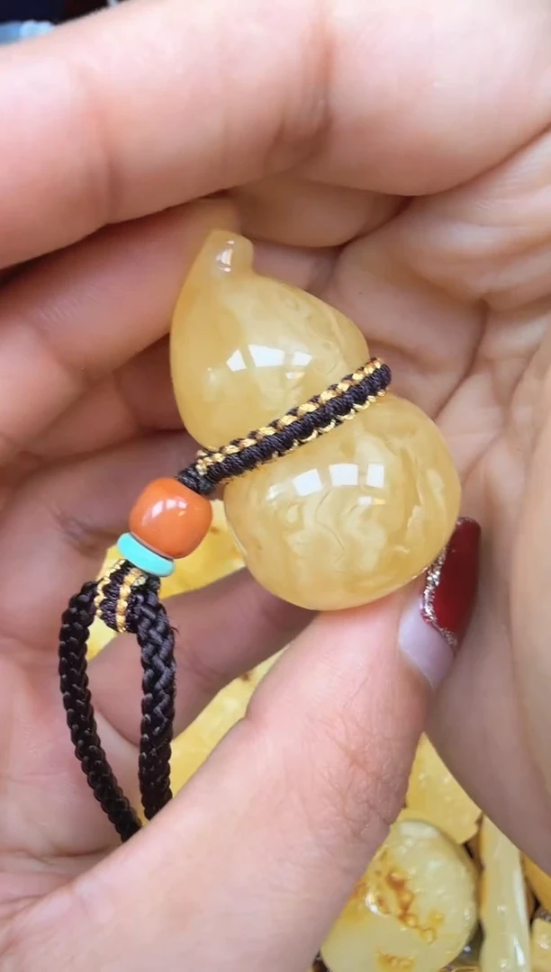 【闪购商品】琥珀裸石未镶嵌挂坠