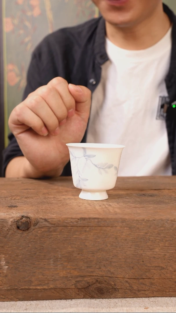 玉泥白瓷-手绘青花青枝玉兰映真茶杯（容量36ml）