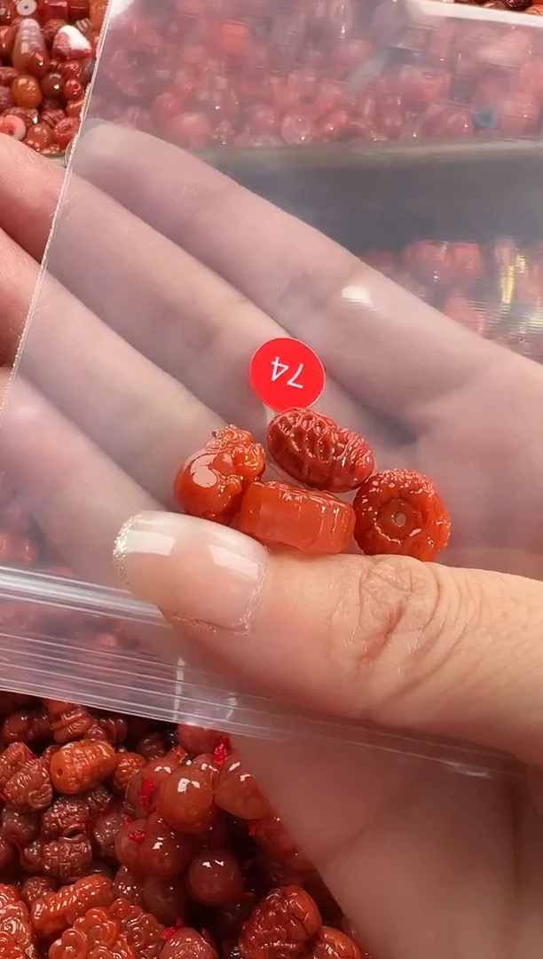 颈饰未镶嵌南红玛瑙1