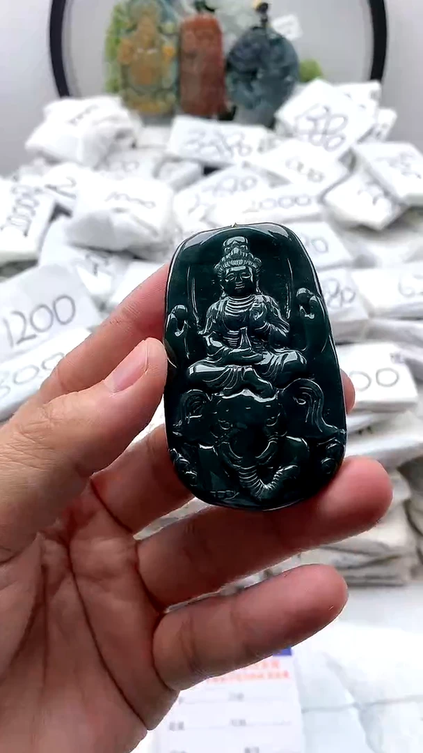 【闪购商品】翡翠颈饰未镶嵌普贤