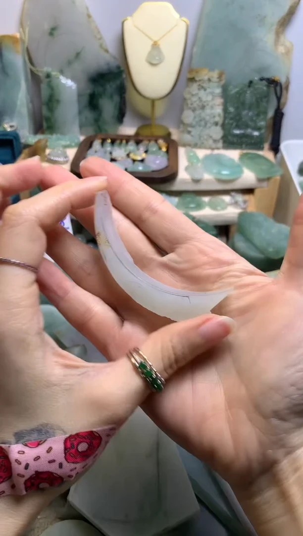 【闪购商品】翡翠挂件未镶嵌缅甸A货翡翠，没有运费险