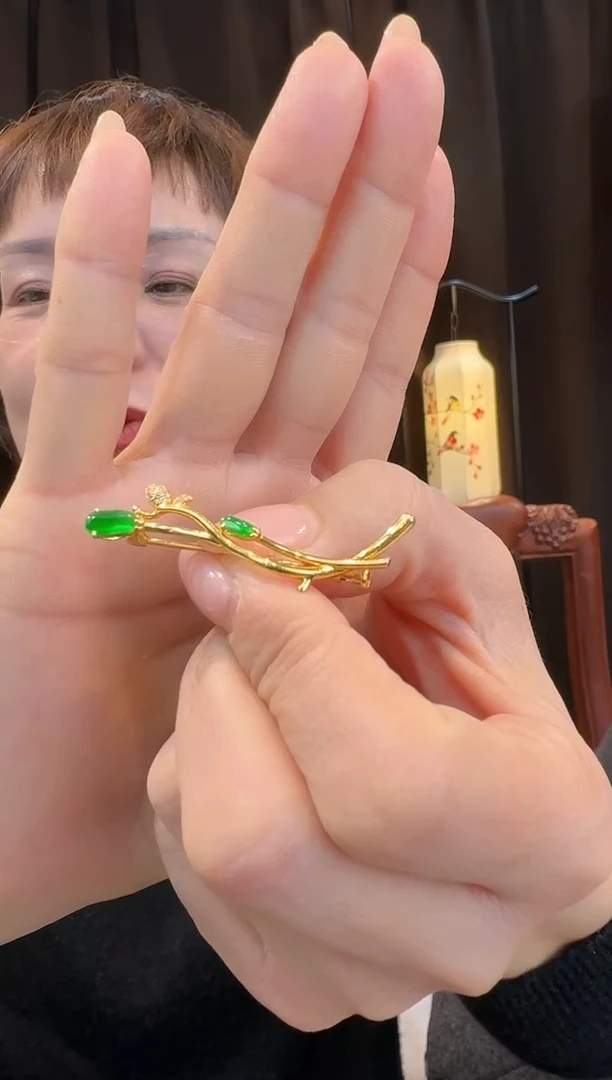 【闪购商品】翡翠胸饰18K金镶嵌胸针吊坠两用款