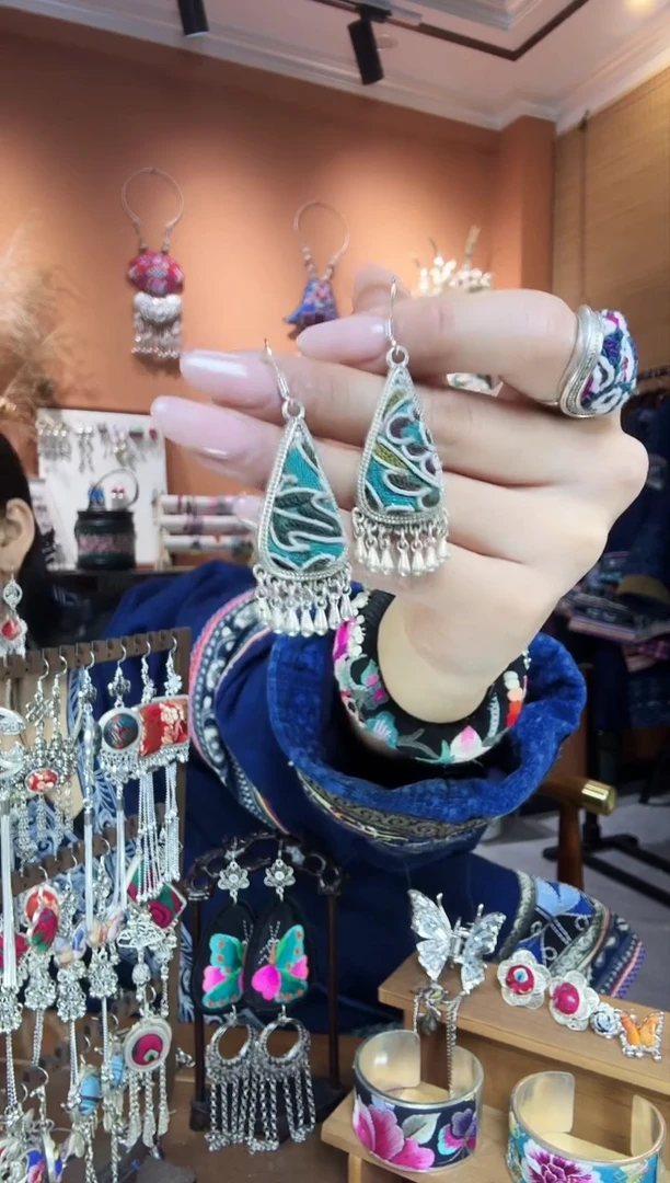 【闪购商品】刺绣纯手工民族风耳环