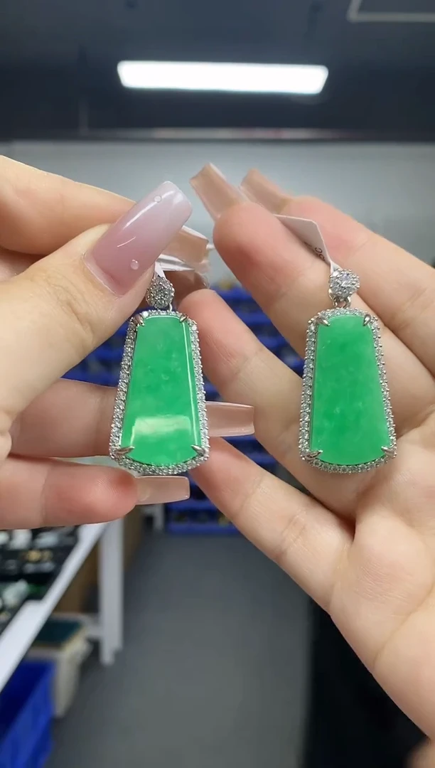 和田玉未镶嵌吊坠(不含链)多样性发其一颜色微差