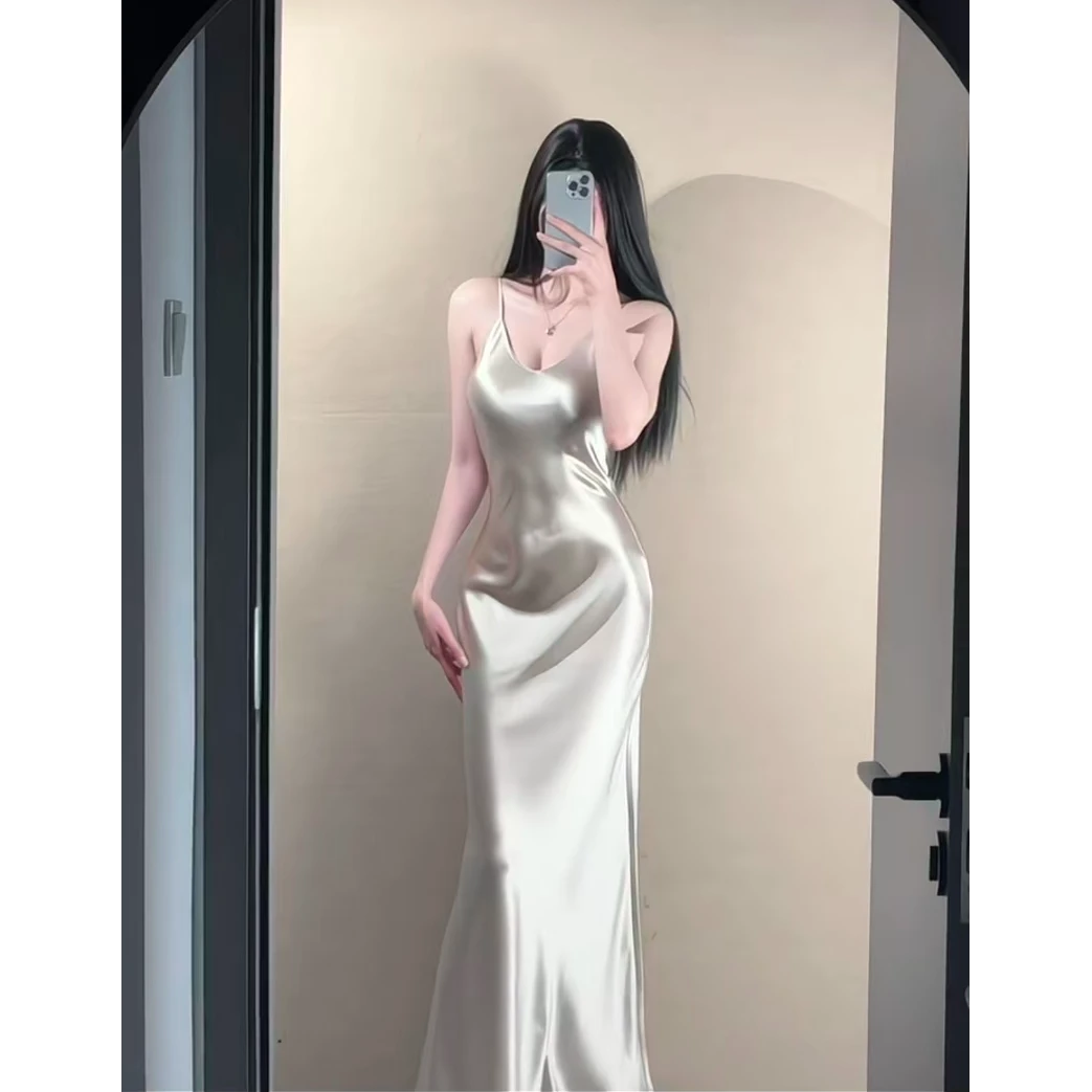 法式醋酸缎面连衣裙女2025新款高级感女神范气质收腰吊带长裙