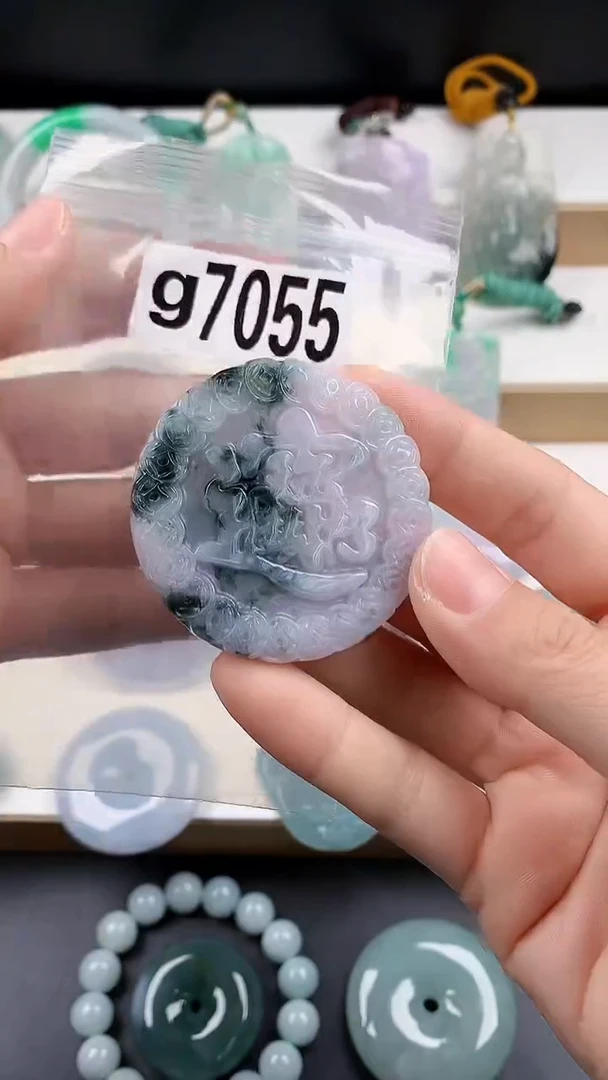 颈饰未镶嵌翡翠天然翡翠吊坠挂件