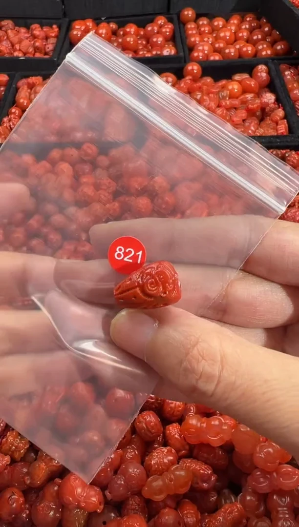 颈饰未镶嵌南红玛瑙1