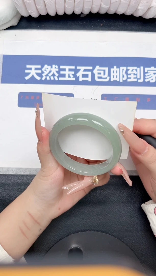 未镶嵌手镯石英质玉133