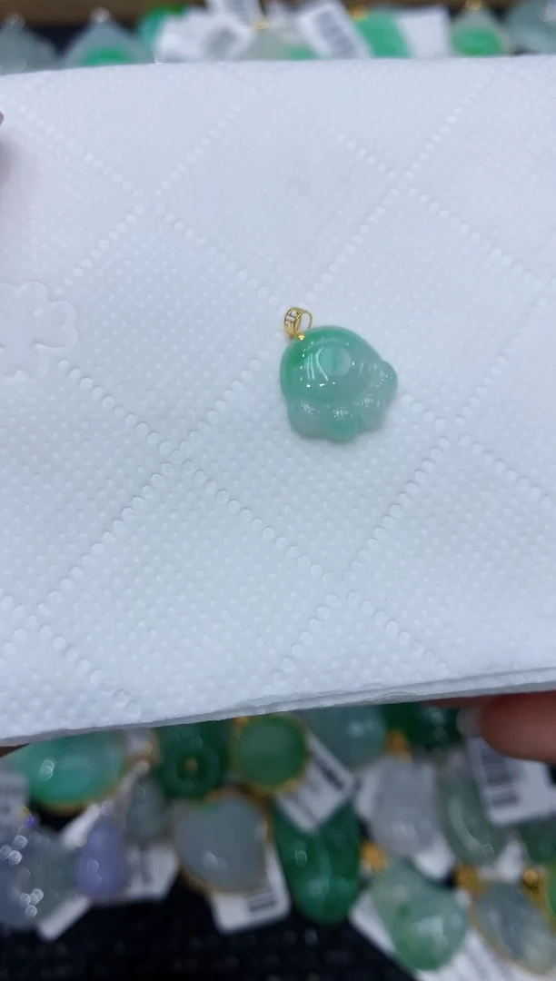 翡翠18K金镶嵌颈饰111111111111