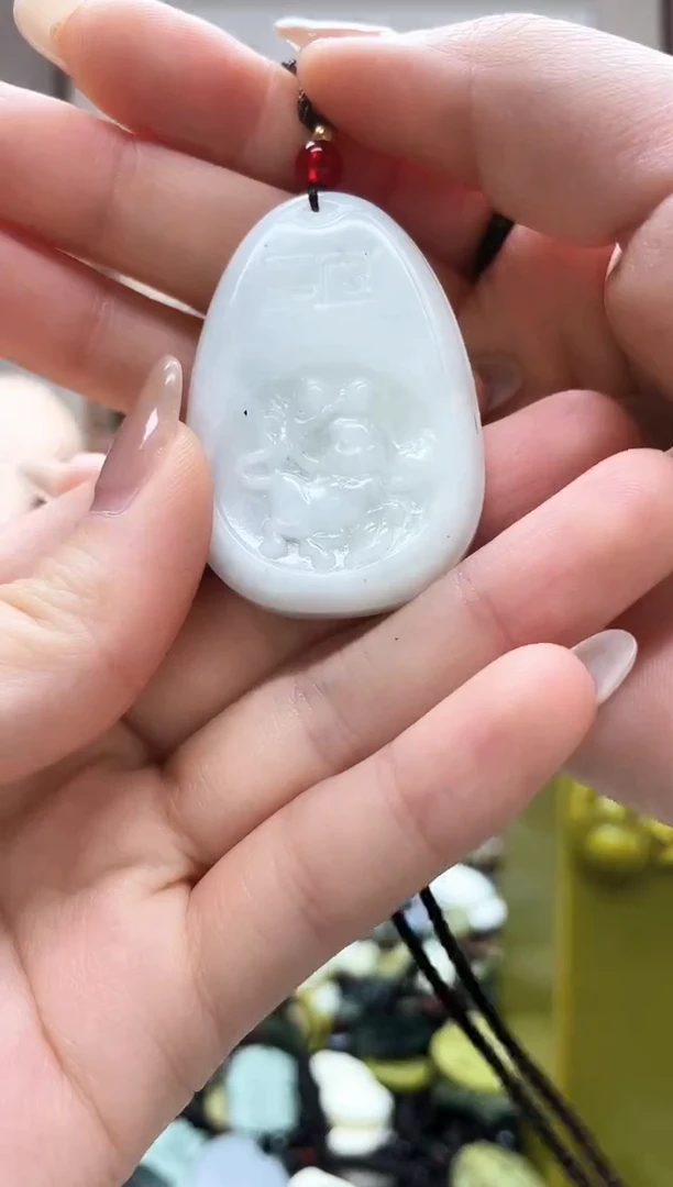 未镶嵌岫玉吊坠·