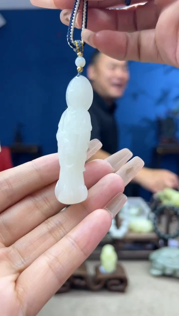 和田玉未镶嵌颈饰1