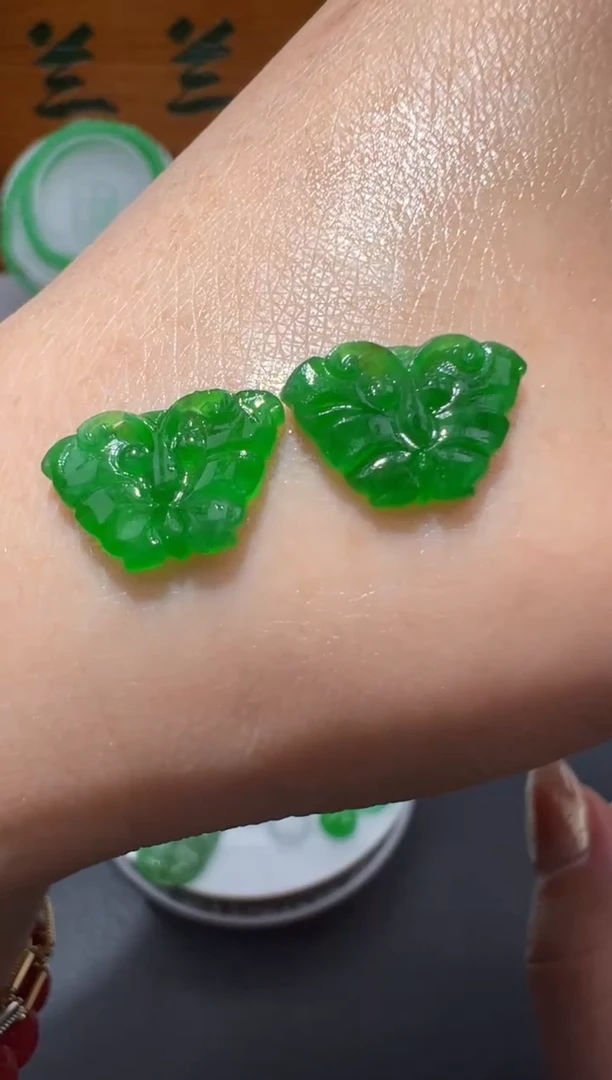 【闪购商品】定制翡翠未镶嵌8.9*14*2蝴蝶