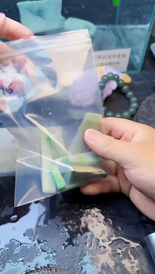 翡翠挂件未镶嵌天然翡翠193