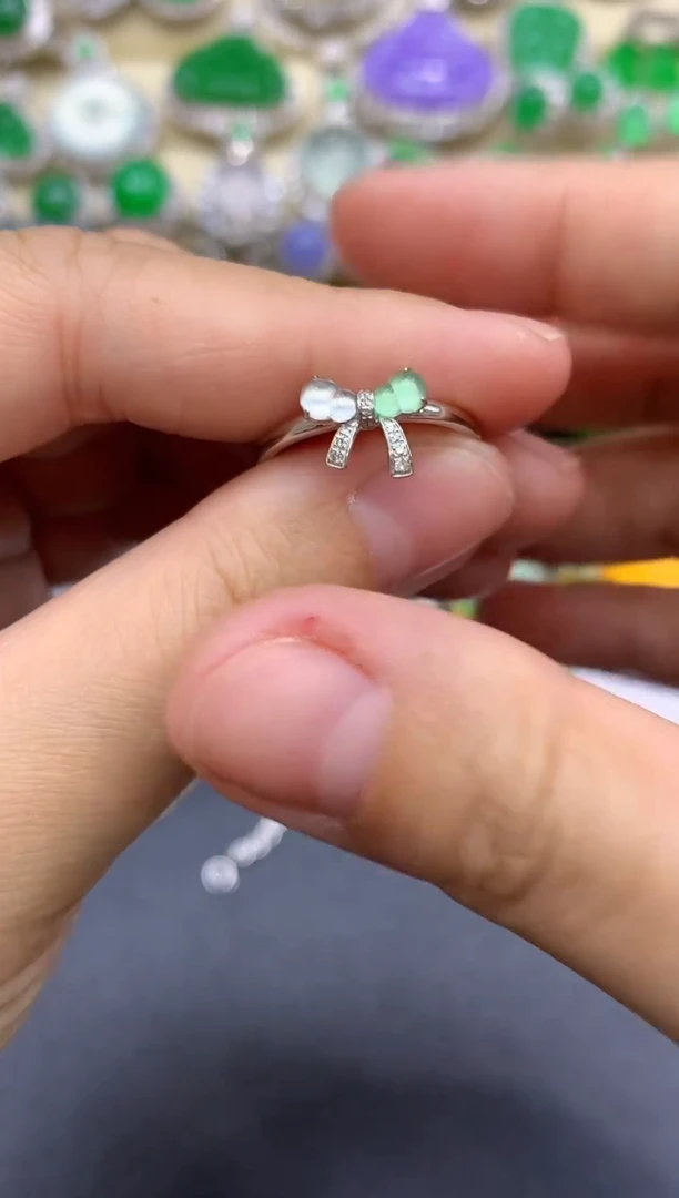 18K金镶嵌戒指翡翠194-中国好珍宝