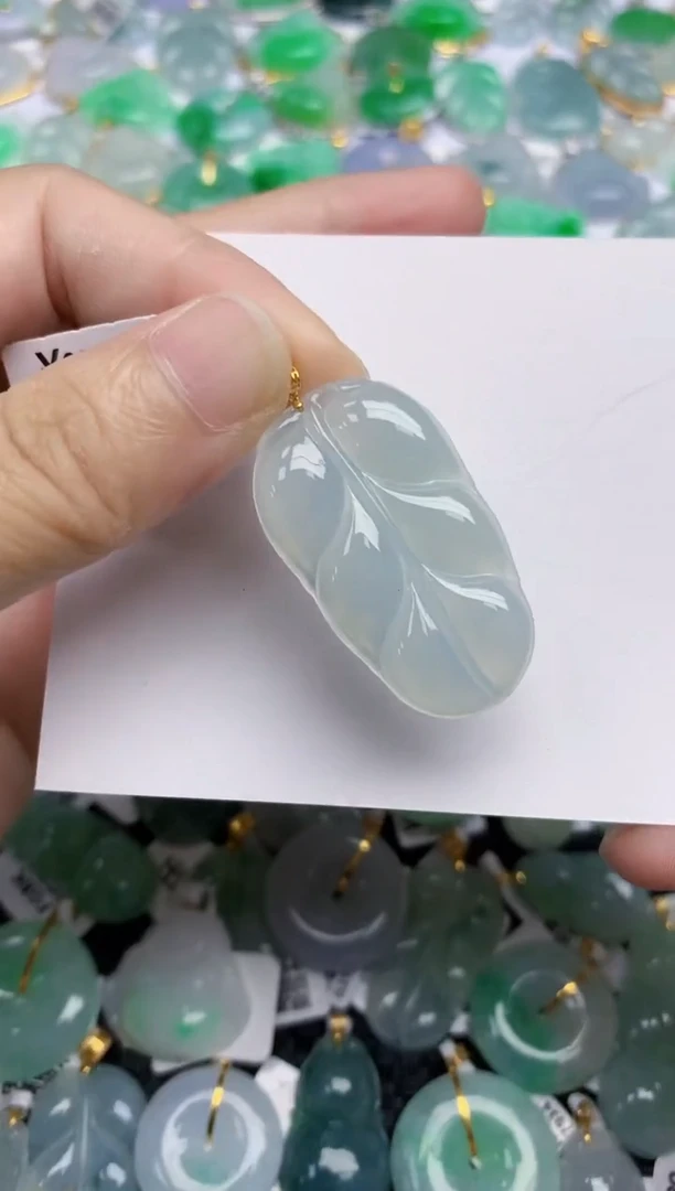 翡翠18K金镶嵌颈饰天然翡翠A货