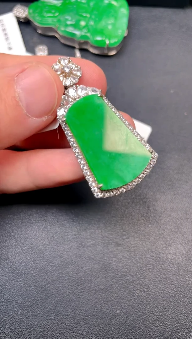 吊坠(不含链)银S925镶嵌翡翠吊坠