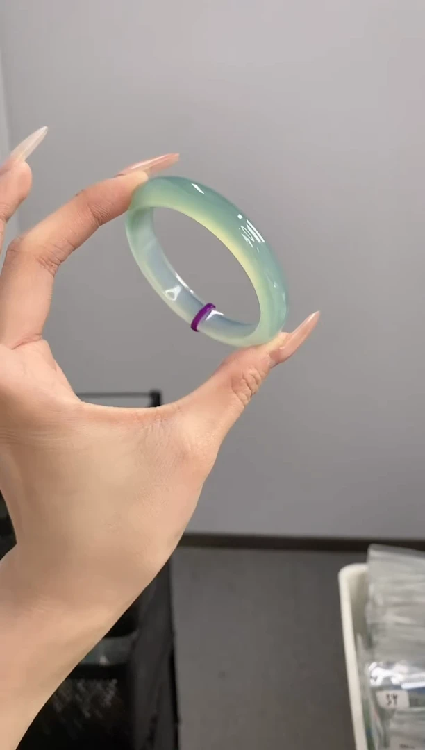 【闪购商品】玛瑙/玉髓手镯未镶嵌55-56圈