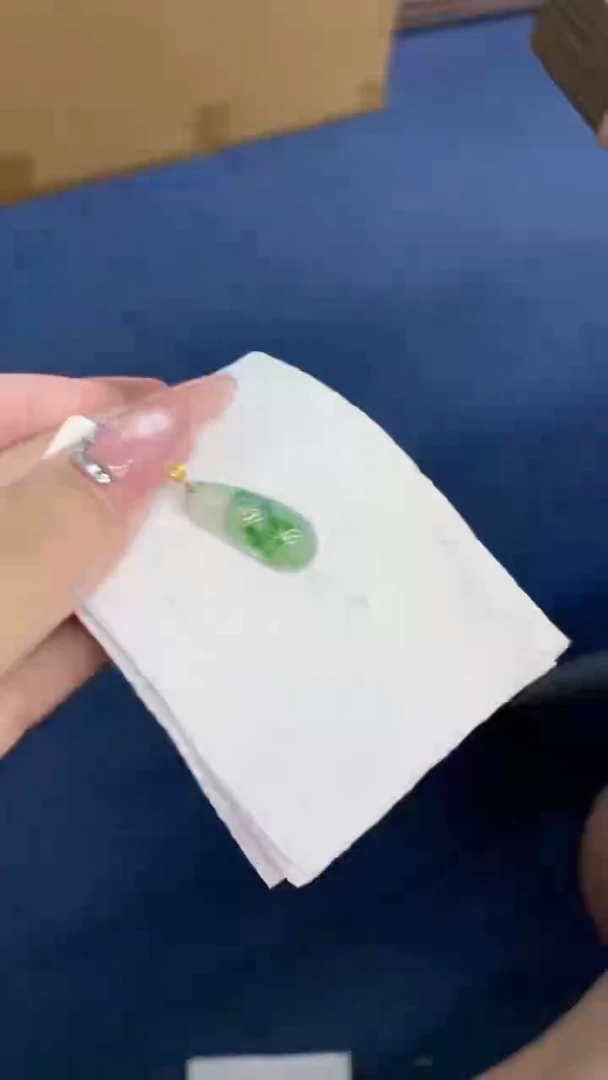 翡翠18K金镶嵌吊坠(不含链)1