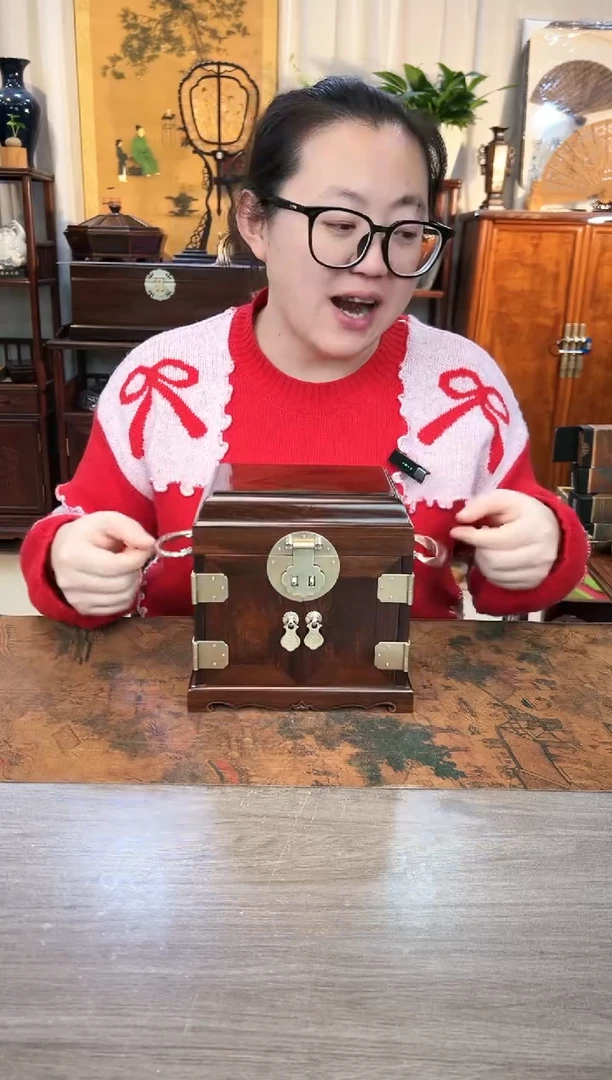 【闪购商品】红酸枝木类成套家具大红酸枝板式官皮箱20