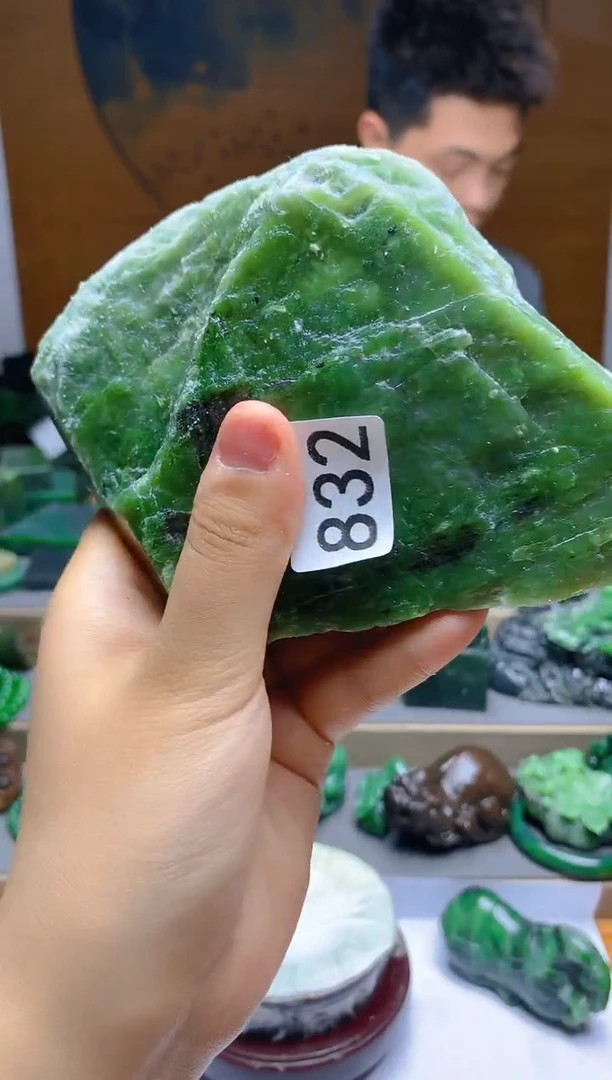 和田玉（碧玉）未镶嵌珠宝半成品1