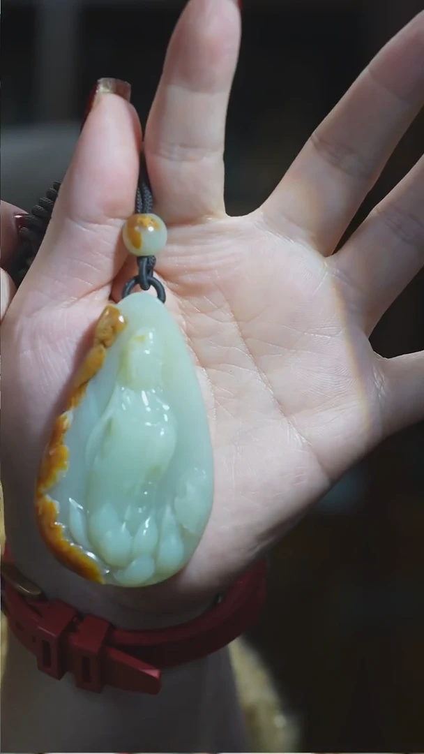 颈饰未镶嵌岫岩河磨玉（透闪石质玉）观音