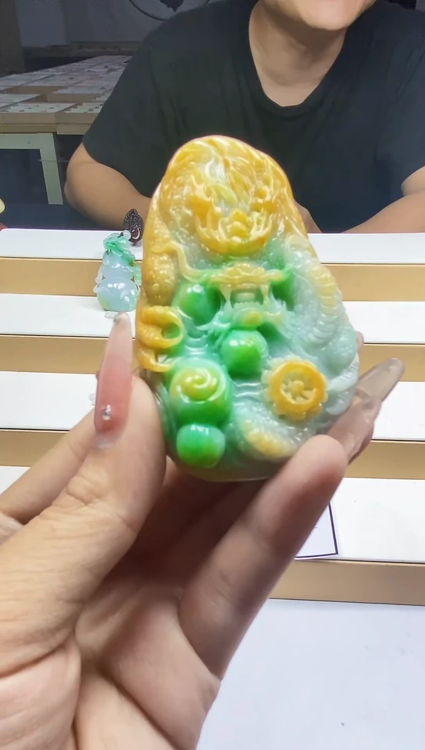 翡翠未镶嵌颈饰翡翠A货