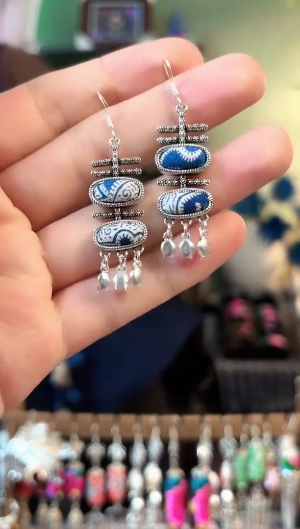 彩云南阁非遗老绣饰品619*