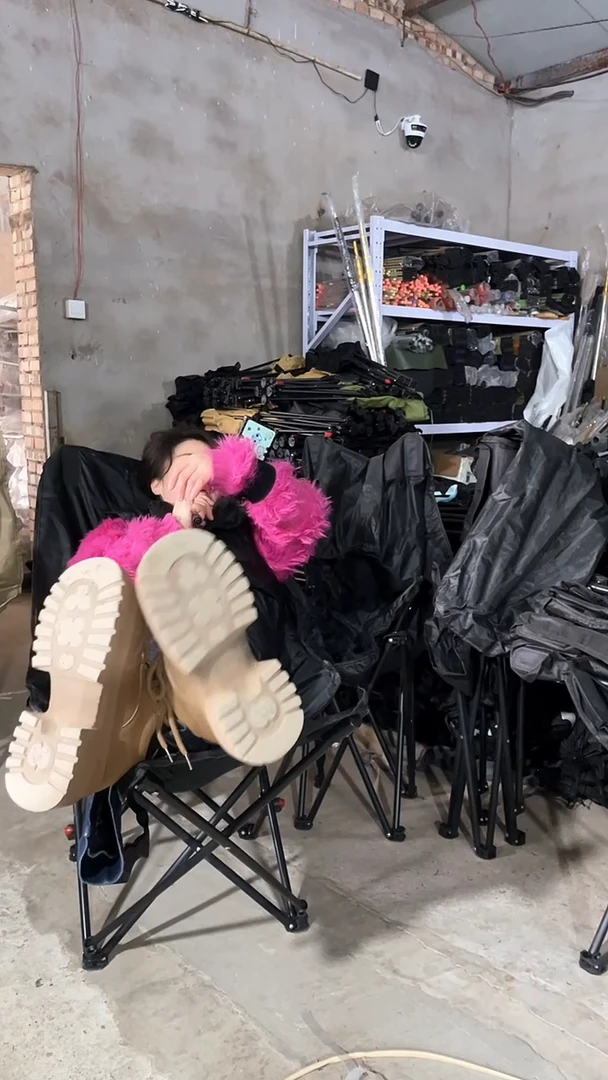 铁带腿托 不可拆卸 高背椅子 颜色随机