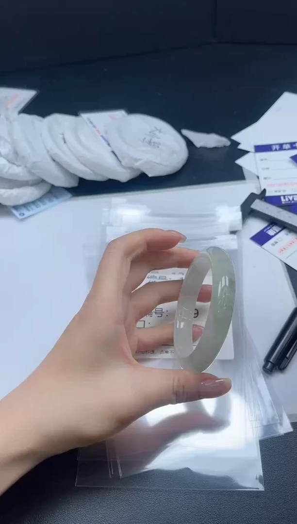 未镶嵌手镯石英质玉0119-556
