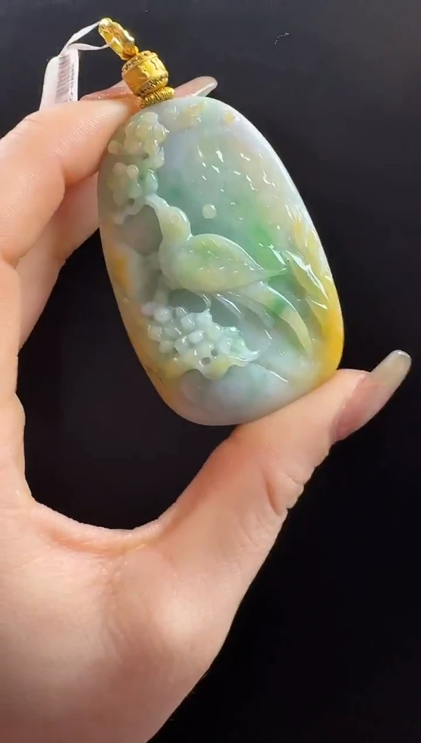 颈饰未镶嵌翡翠报喜鸟