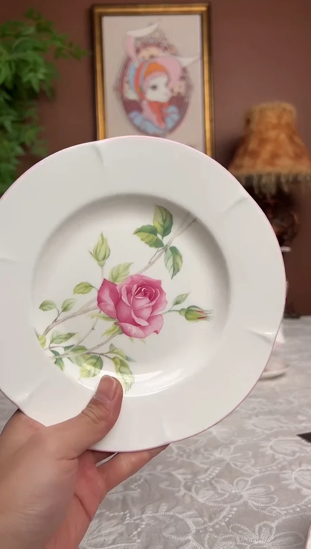 36%以上骨粉骨瓷玫瑰花边8寸盘2个