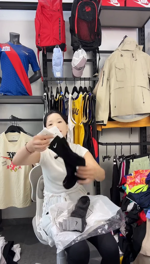 781编码 瑕疵款直播间过款为准 尺码3