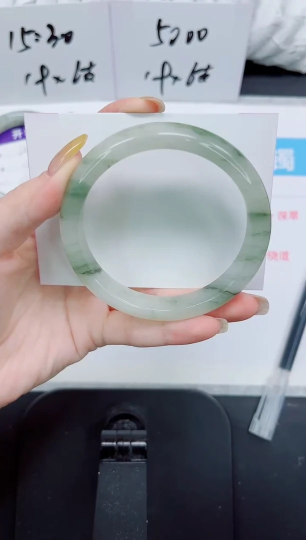 石英质玉手镯未镶嵌45